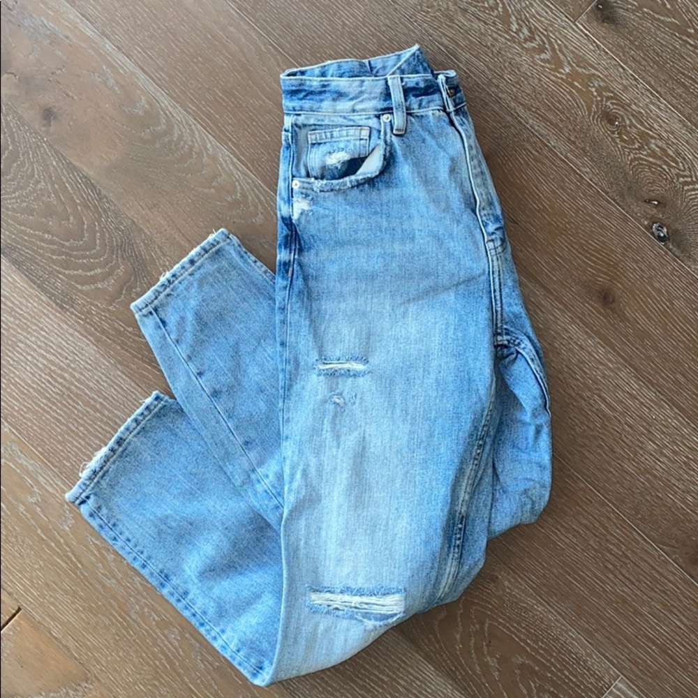 High waisted distressed Zara Jean size 4